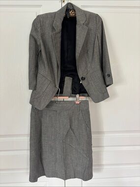 RW&CO. Gray Women's Two-Piece Skirt Suit - Tailored Blazer & A-Line Skirt